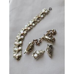 Copied VTG Mother of Pearl Shell Bracelet-Sweater Cardigan Clip On Earrings READ
